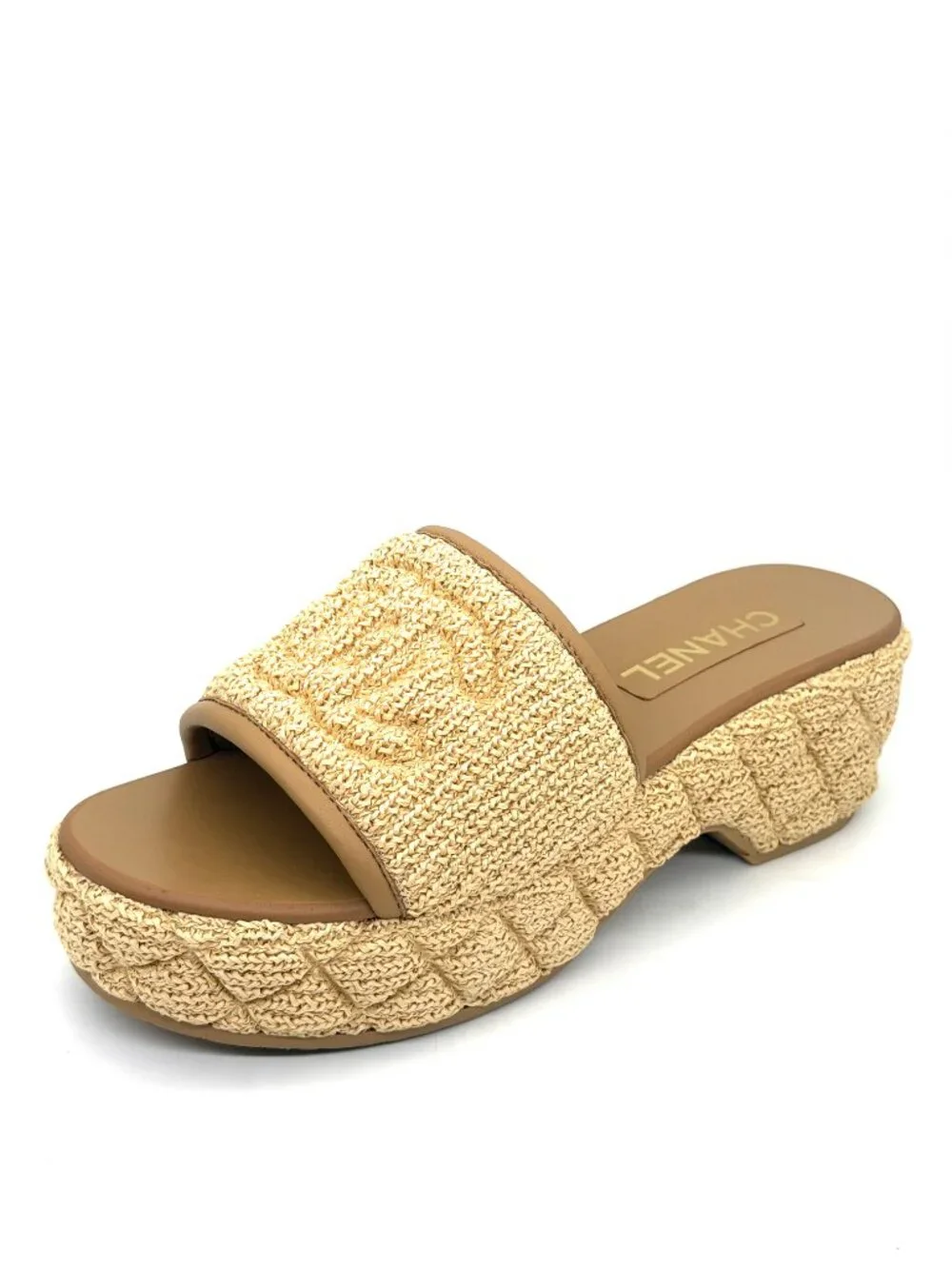 CHANEL 25c quilted